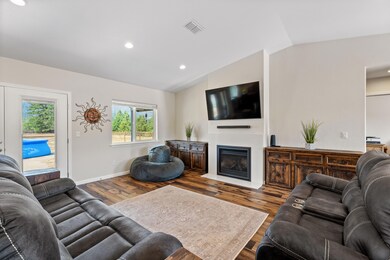 601 E Forks Cir, Cave Junction, OR 97523 - photo 5