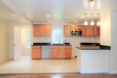 30 Massasoit St, Springfield, MA 01107 - photo 3