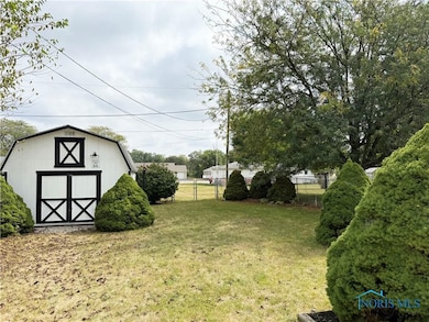 1324 N Union St, Fostoria, OH 44830 - photo 2