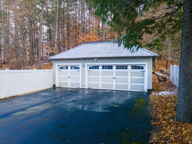 93 Myrtle St, Claremont, NH 03743 - photo 4