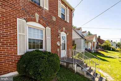 326 N Massanutten St, Strasburg, VA 22657 - photo 4