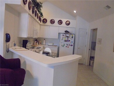 Beautiful spacious kitchen with snack bar. All app