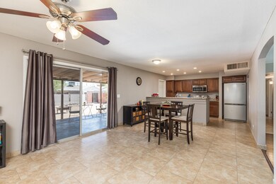 006_Living & Kitchen