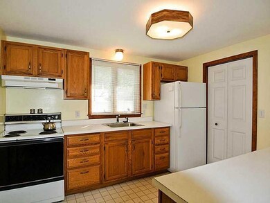 85 Ocean Ave, Old Orchard Beach, ME 04064 - photo 2