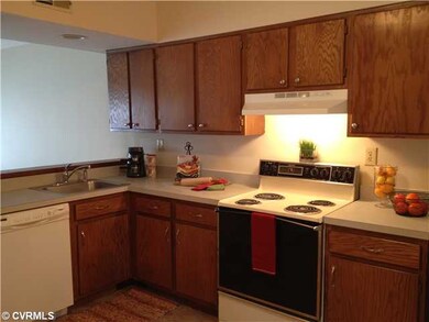 Kitchen - Great space-with eat in area..