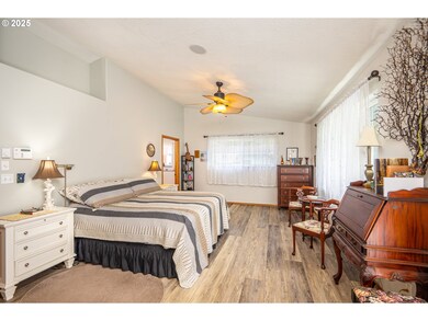 3877 SW Dahlia Ln, Waldport, OR 97394 - photo 7