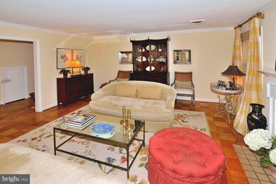 311 Crown View Dr, Alexandria, VA 22314 - photo 6