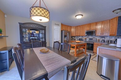 2407 Maple Hedge Way (23)
