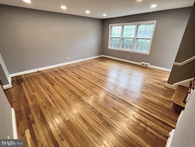 8105 Clyde Bank Rd, Towson, MD 21286 - photo 6