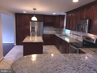 16124 Olmstead Ln, Woodbridge, VA 22191 - photo 2