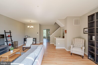 118 Lavenport Cir, Frederick, MD 21702 - photo 4