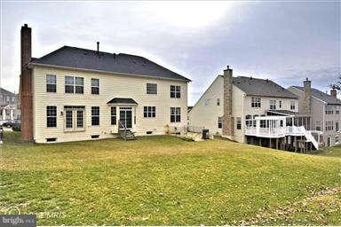 12325 Cherry Branch Dr, Clarksburg, MD 20871 - photo 3