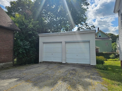 84 Summer St, Auburn, ME 04210 - photo 2