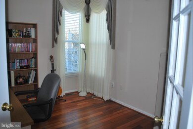 7712 White Willow Ct, Springfield, VA 22153 - photo 6