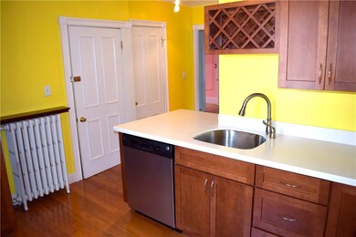 14 Almy St unit 2, Newport, RI 02840 - photo 2