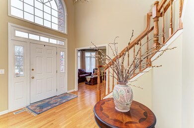 2424 Cloverdale Rd, Naperville, IL 60564 - photo 6