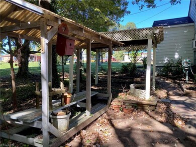 406 Greenlawn Dr, Asheboro, NC 27203 - photo 7