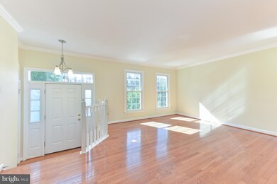 6831 Mclean Province Cir, Falls Church, VA 22043 - photo 5