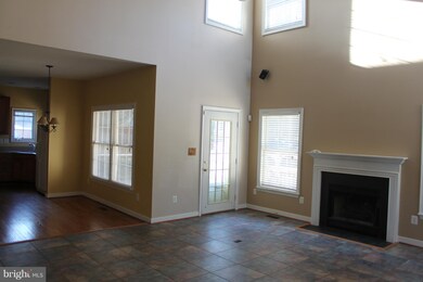 16040 Hayes Ln, Woodbridge, VA 22191 - photo 4
