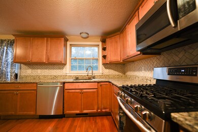 56 Lochmere Ln unit U398, Nashua, NH 03063 - photo 5