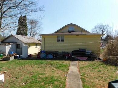 959 Adams Ave, Logan, OH 43138 - photo 2