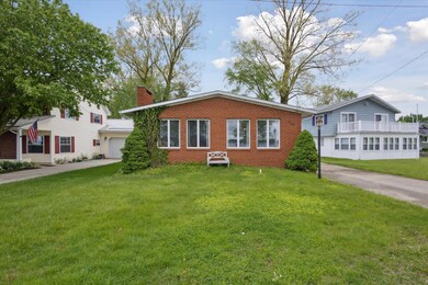 03-650-N-Shore-Dr-Crystal-MI-48818-Windo