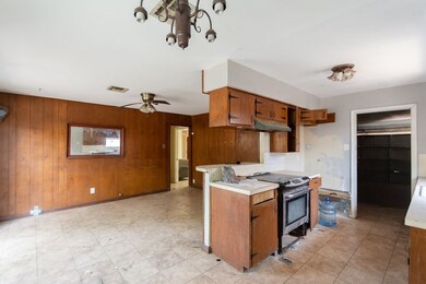 826 Helms Rd, Houston, TX 77088 - photo 6