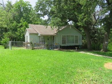 76 Vaughn Dr, Denison, TX 75020 - photo 2
