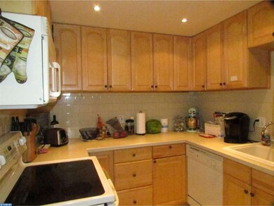 539 Colonial Dr, East Greenville, PA 18041 - photo 5