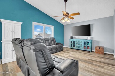 5-web-or-mls-6064 E Ingram St-5