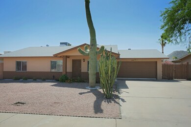 Double Garage & RV Gate