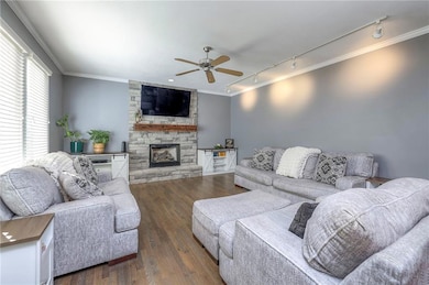 5311 Brownridge Dr, Shawnee, KS 66218 - photo 4