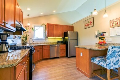 11 Strong St, Easthampton, MA 01027 - photo 7