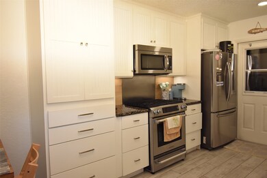 3824 Holly Glen Dr, Bay City, TX 77414 - photo 6