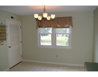 64 Tennis Plaza Rd unit 21, Dracut, MA 01826 - photo 4