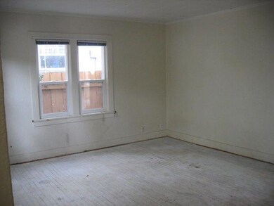 717 Mitchell St, Klamath Falls, OR 97601 - photo 6