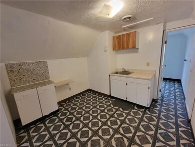 3407 Altamont Ave unit 3, Cleveland, OH 44118 - photo 2