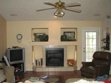 808 E Southridge St Nixa 016