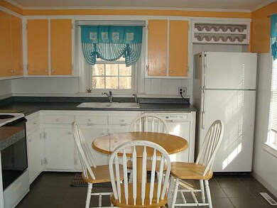 284 Mautucket Rd, Wakefield, RI 02879 - photo 3