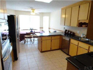 7412 Lillie Ln, Pensacola, FL 32526 - photo 5