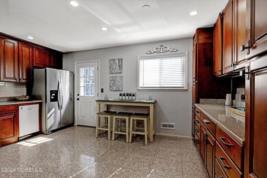 27 Chestnut Ridge Rd, Holmdel, NJ 07733 - photo 3