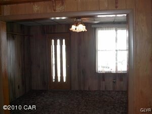 225 S 3rd St, Lehighton, PA 18235 - photo 4