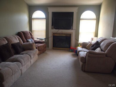 5640 Stonecroft Ln, Allentown, PA 18106 - photo 5