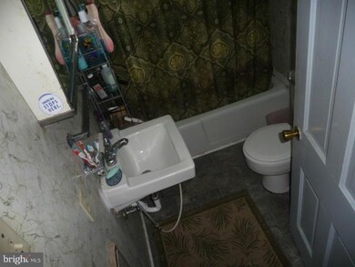 17 East Ave, Hagerstown, MD 21740 - photo 4