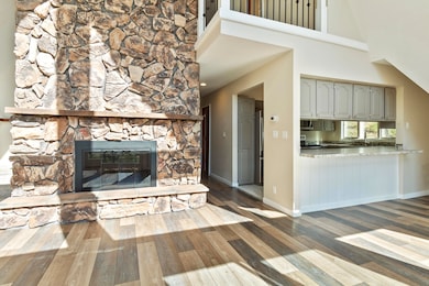 W5685 Koss Living Room