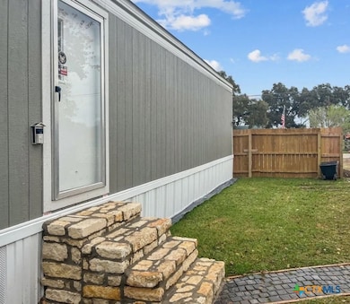 453 E Zipp Rd, New Braunfels, TX 78130 - photo 5