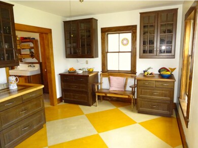 Kit w/work island & prep sink