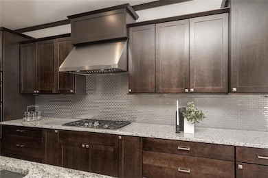 1902 Park Ave, Des Moines, IA 50315 - photo 2