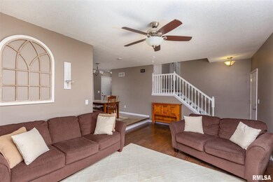 2705 E 35th St, Davenport, IA 52807 - photo 3