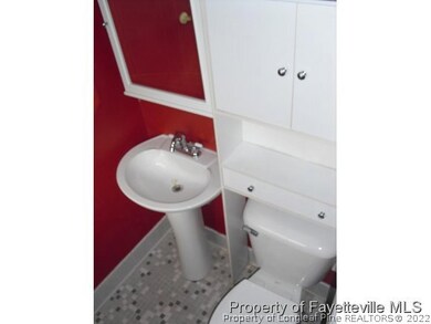 1410 Berkshire Rd, Fayetteville, NC 28304 - photo 3